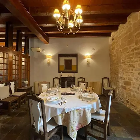 Torre Palacio La Taxuela Fogadó Villanueva la Lastra